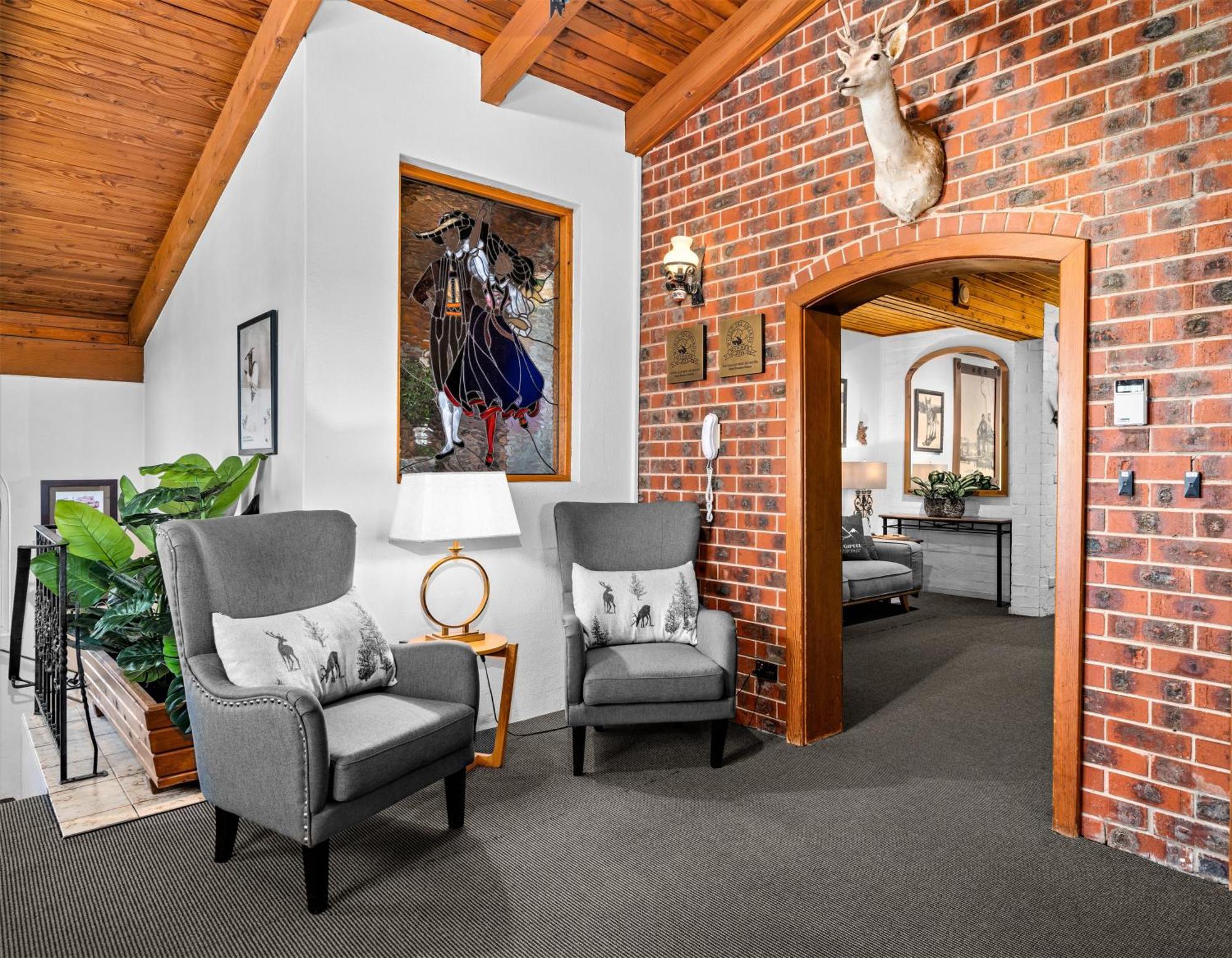 Hotel Pension Grimus Mount Buller Bagian luar foto