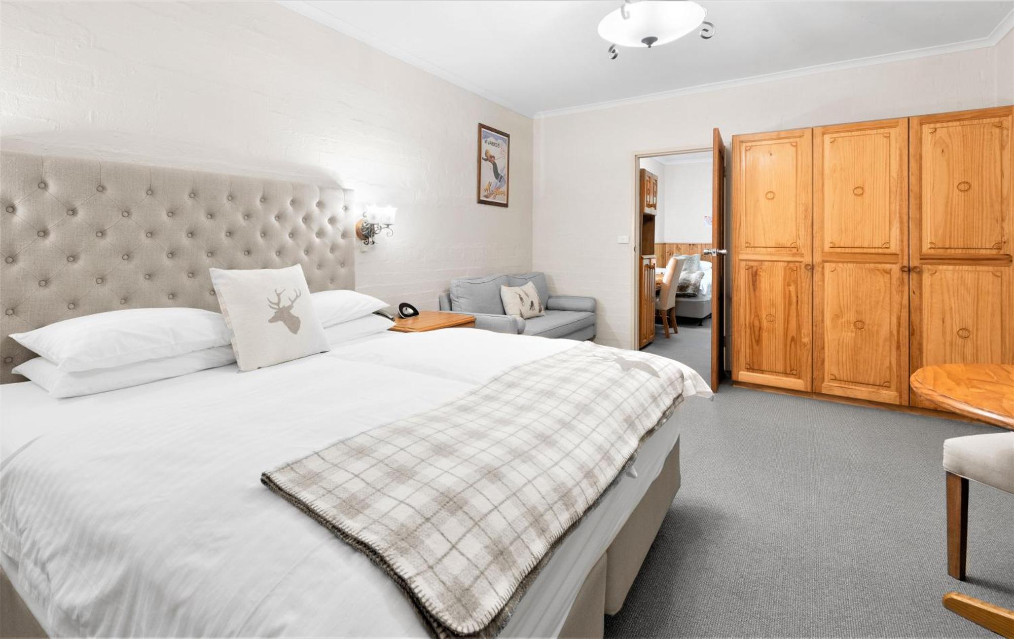 Hotel Pension Grimus Mount Buller Bagian luar foto