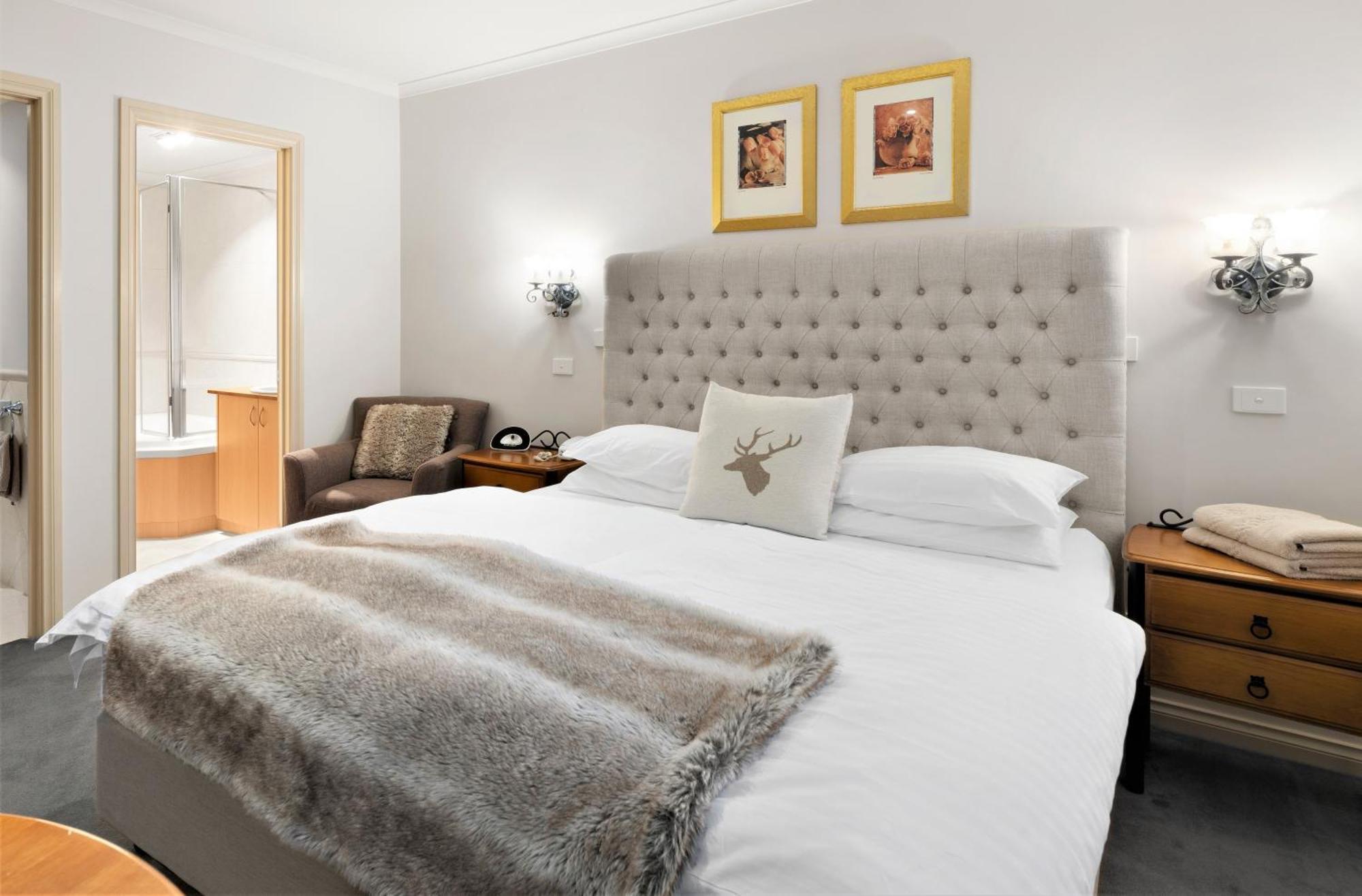 Hotel Pension Grimus Mount Buller Bagian luar foto