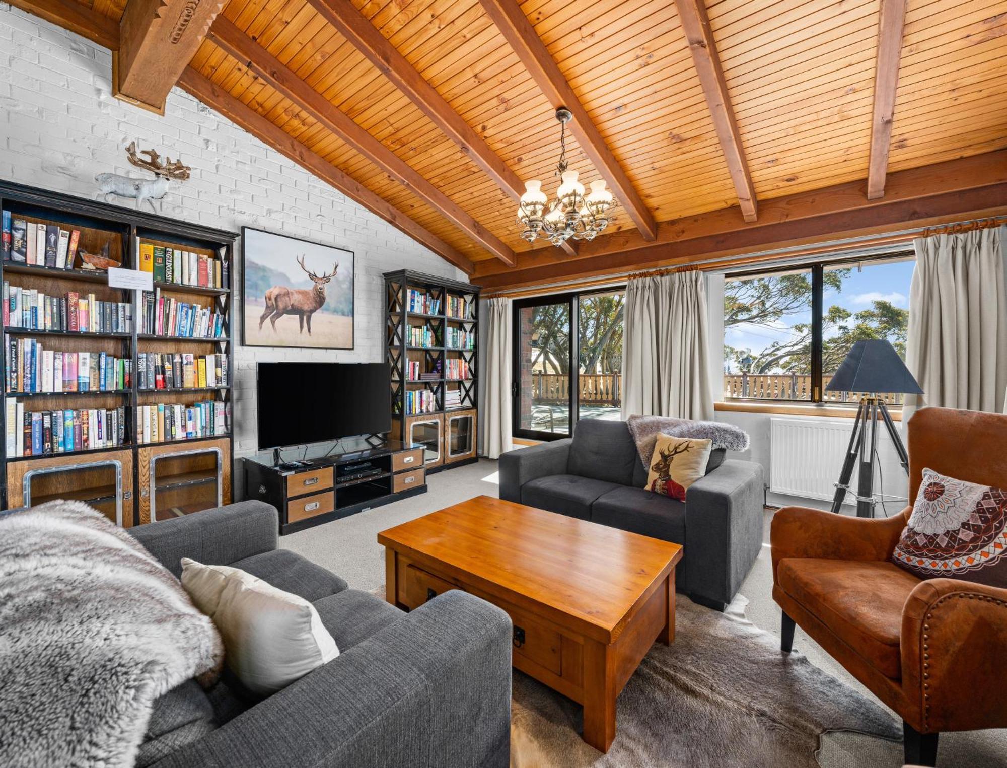 Hotel Pension Grimus Mount Buller Bagian luar foto