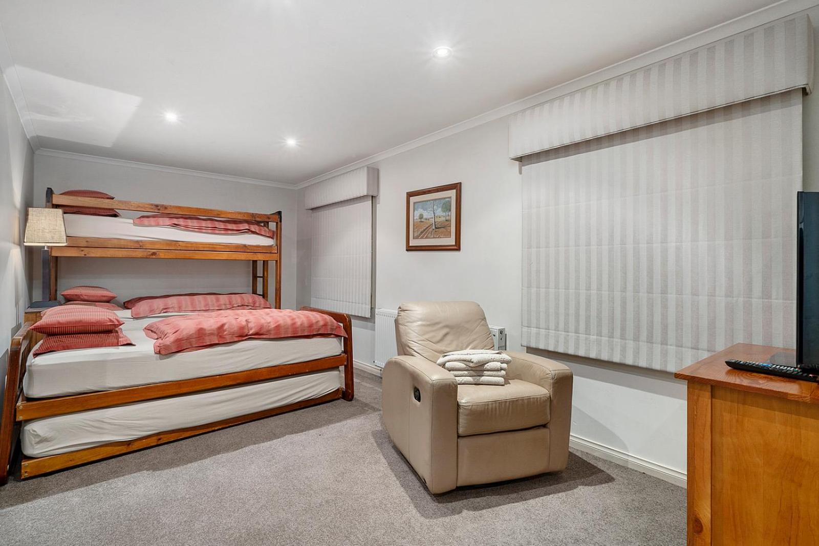 Hotel Pension Grimus Mount Buller Bagian luar foto
