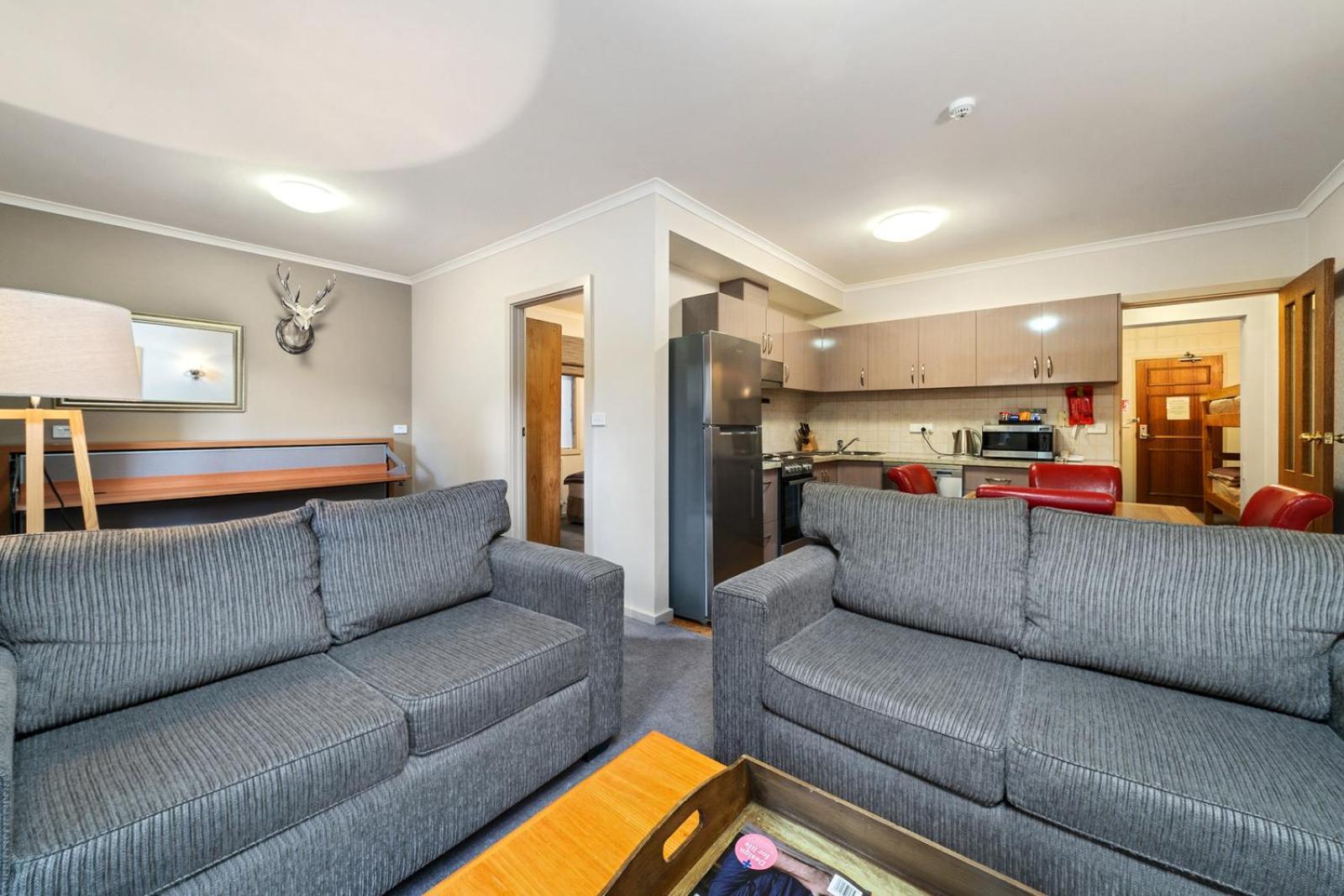 Hotel Pension Grimus Mount Buller Bagian luar foto