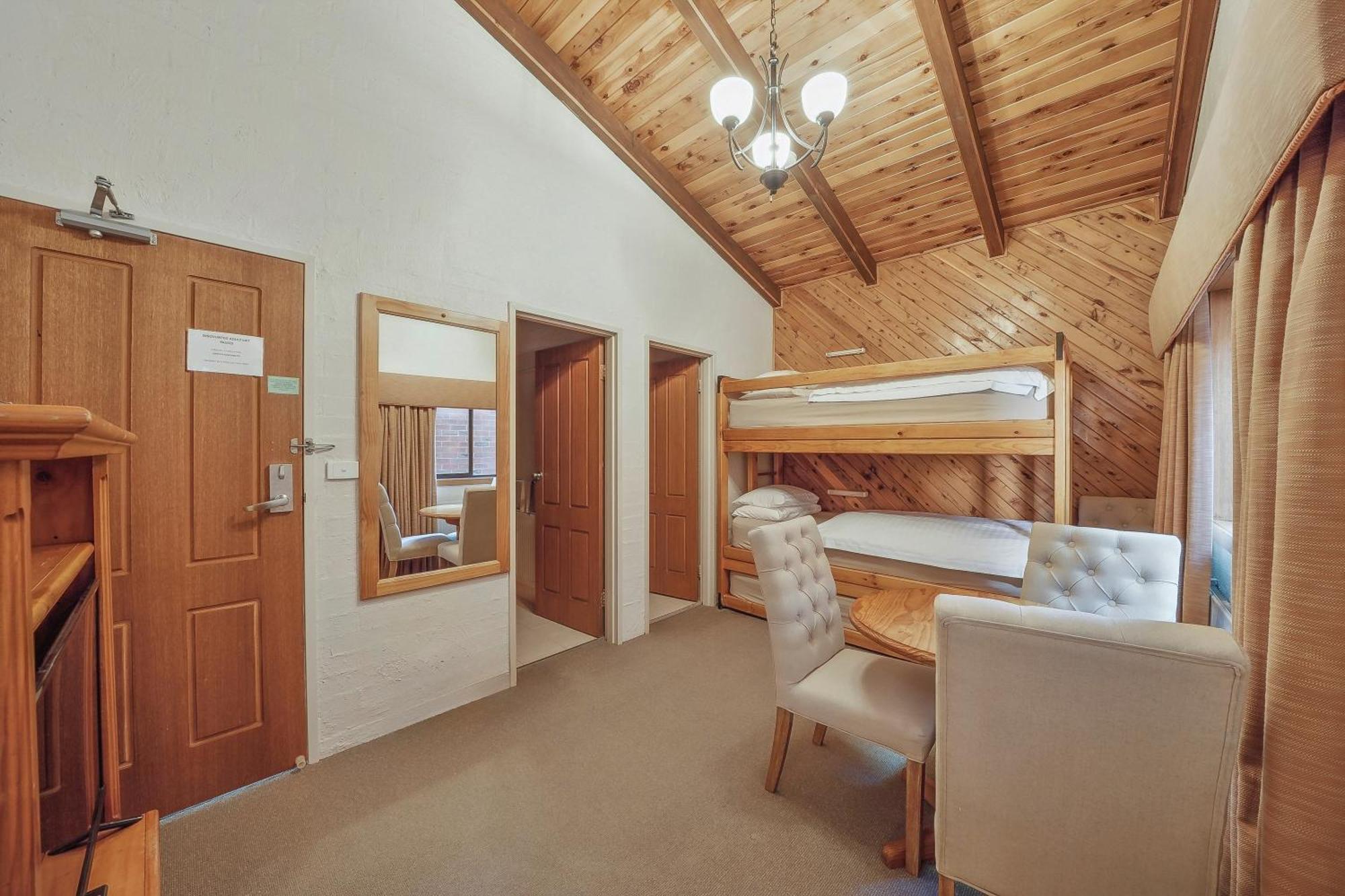 Hotel Pension Grimus Mount Buller Bagian luar foto