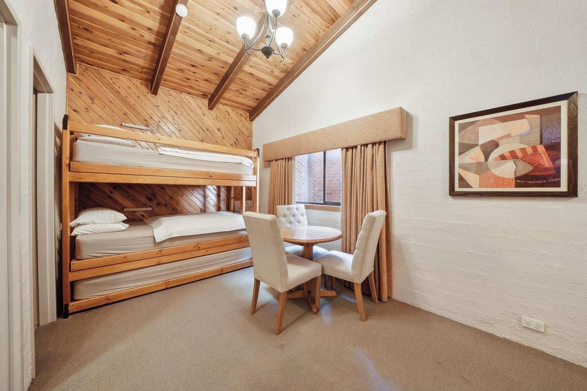 Hotel Pension Grimus Mount Buller Bagian luar foto