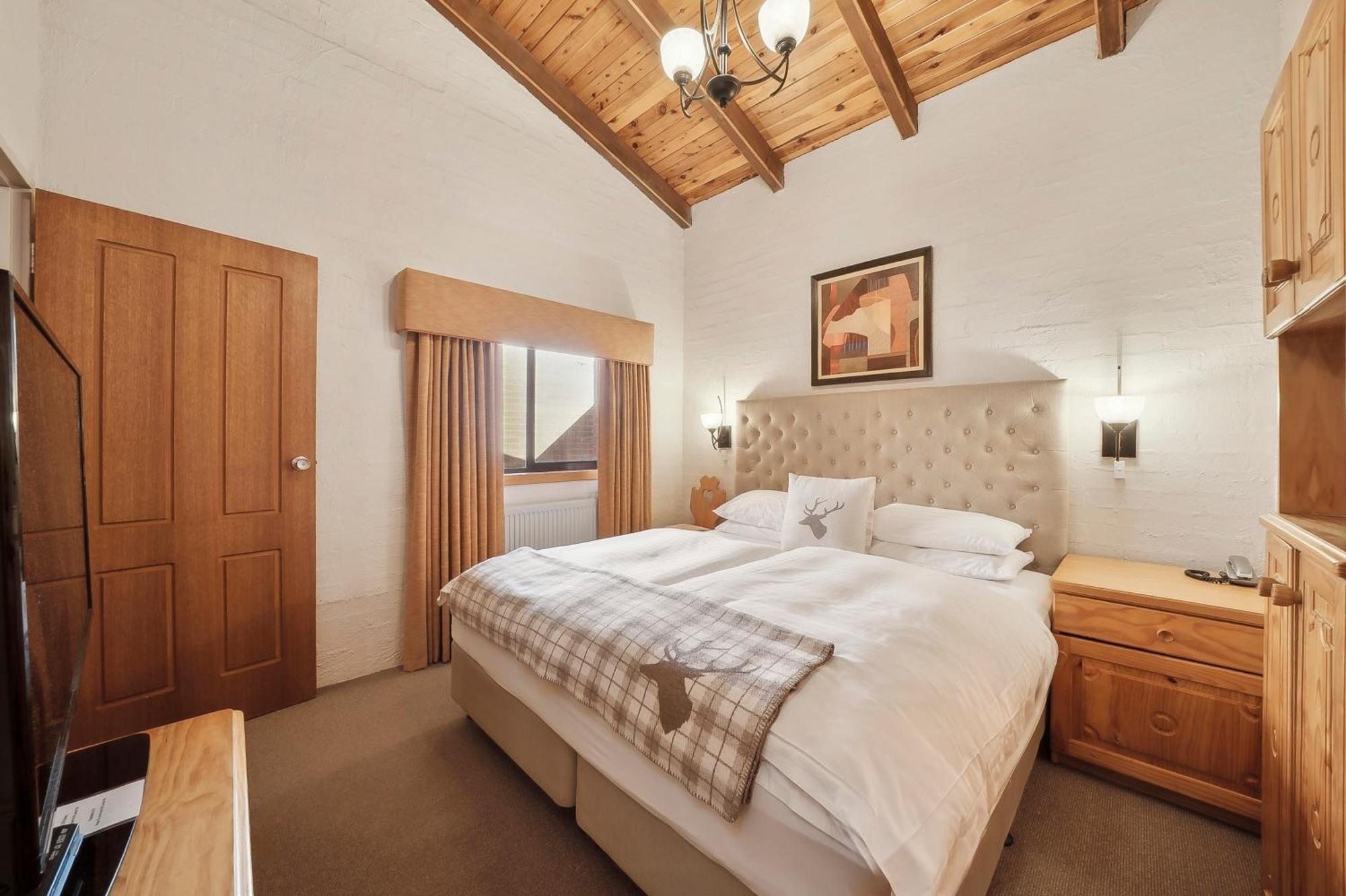 Hotel Pension Grimus Mount Buller Bagian luar foto