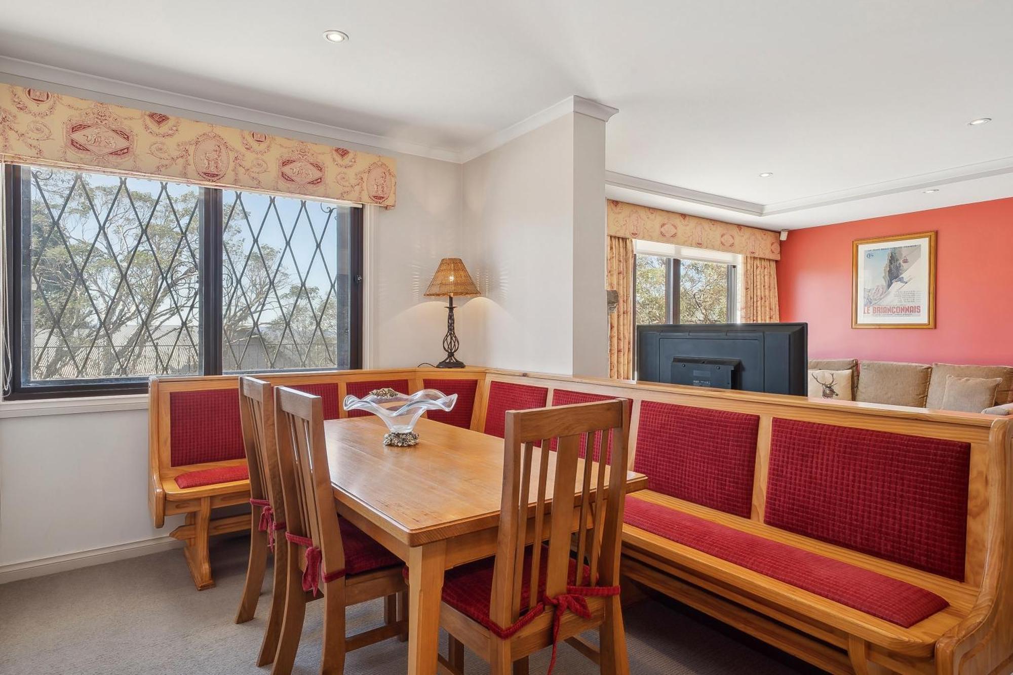 Hotel Pension Grimus Mount Buller Bagian luar foto