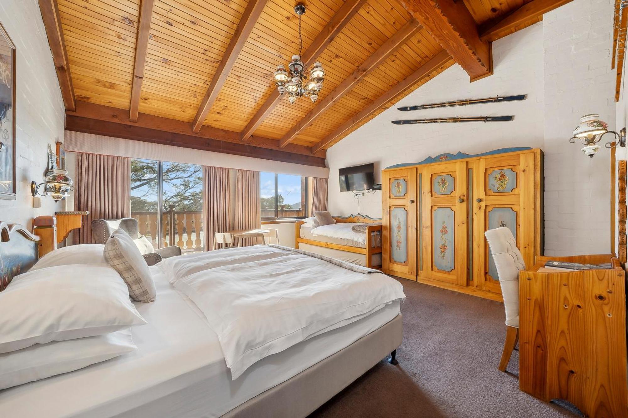 Hotel Pension Grimus Mount Buller Bagian luar foto