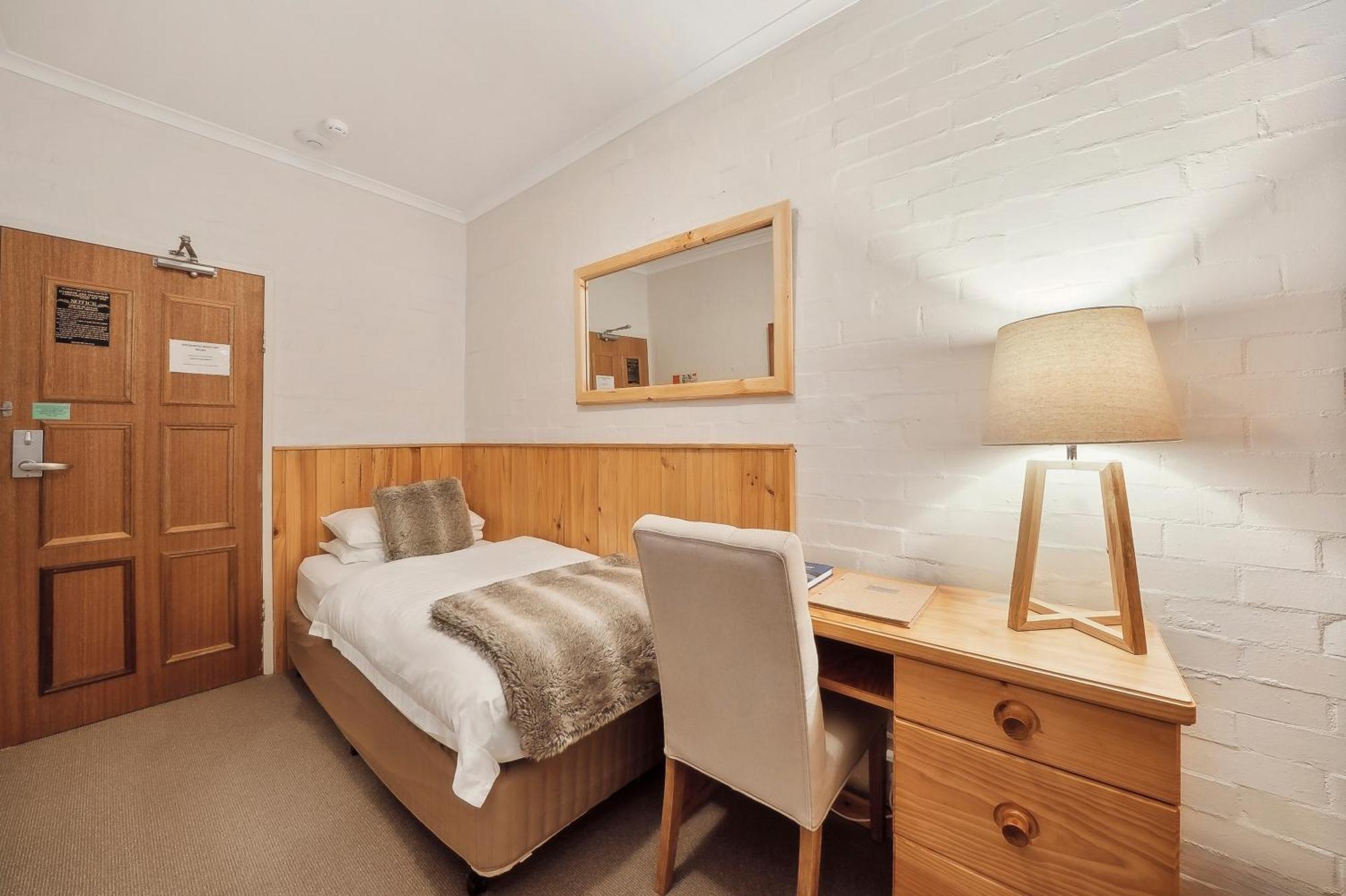 Hotel Pension Grimus Mount Buller Bagian luar foto