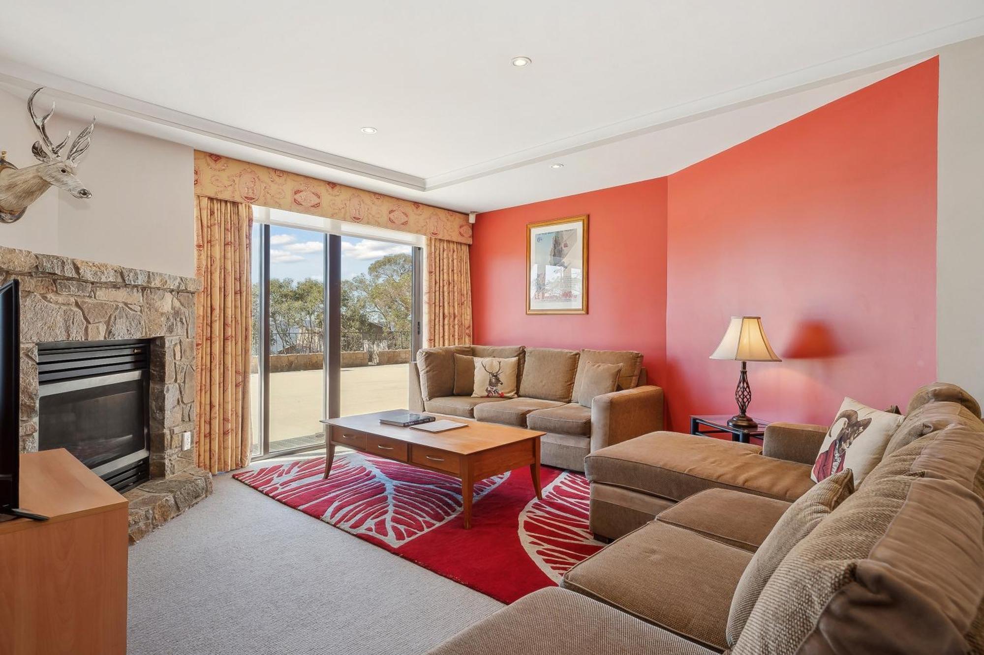 Hotel Pension Grimus Mount Buller Bagian luar foto